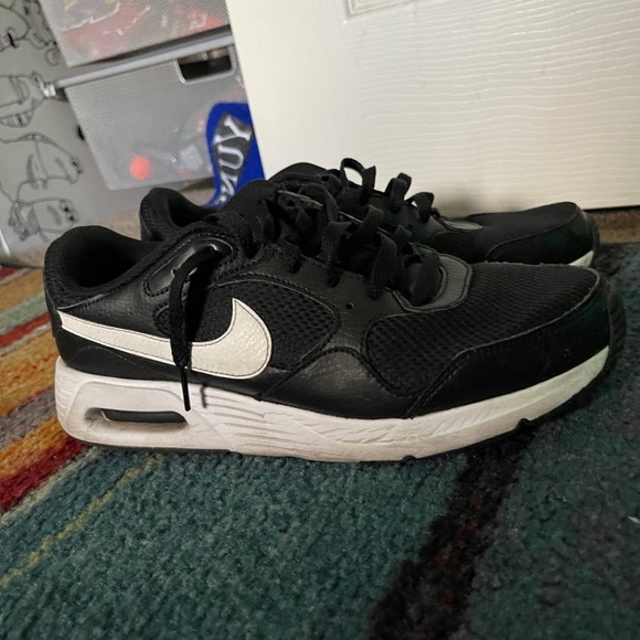 Nike - Picture 2 of 2